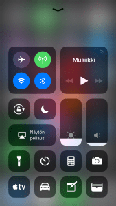 iOS 11: user-adaptable control centre, with application and function shortcuts in the lock screen.