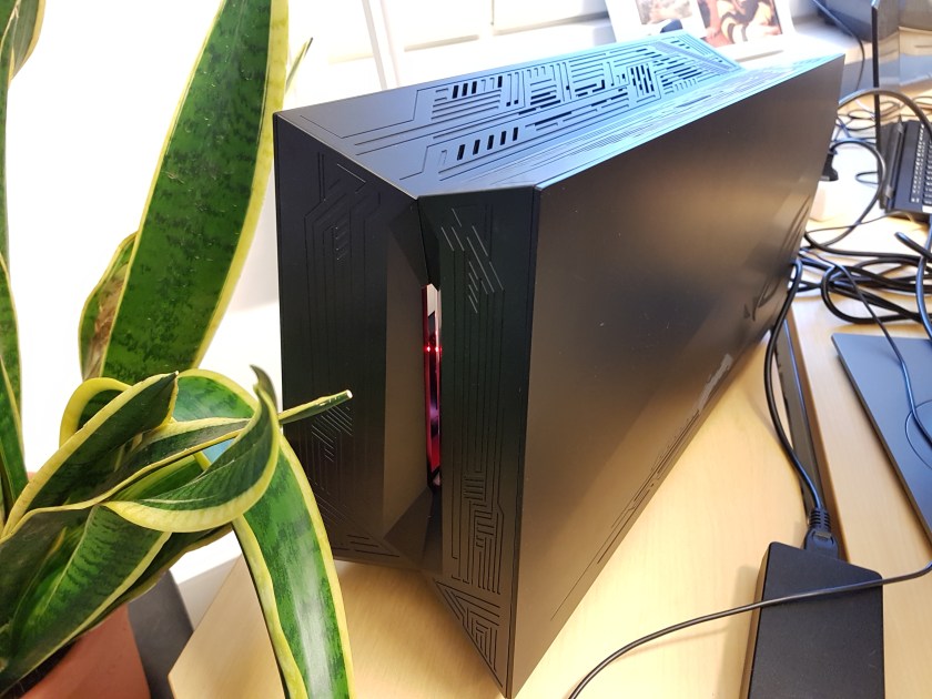 ROG XG Station 2 with Thunderbolt 3.